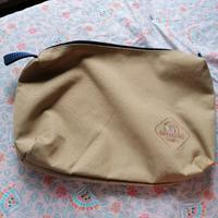 pochette da viaggio beige