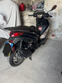 Scooter Piaggio 125 Medley 2024 usato