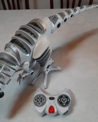 robot dinosauro