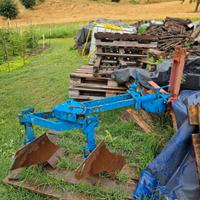 Aratro Bivomere per trattore