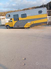Camper canadese