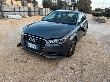 Audi A3 SPB 2.0TDI 150cv incidente sotto