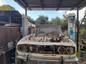 n. 2-  Alfa Romeo  2000