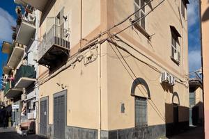 Prestigioso Locale Commerciale Angolare