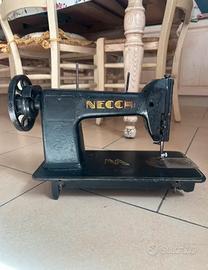 Macchina da cucire d’epoca