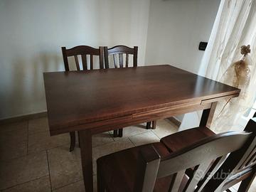 Tavolo da pranzo estendibile più 4 sedie