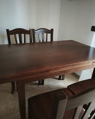 Tavolo da pranzo estendibile più 4 sedie