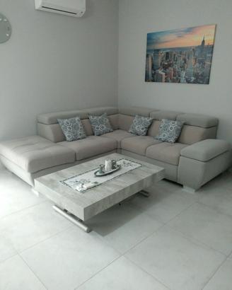 divano angolare 250 cm. per 250 cm con contenitore