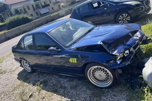 bmw e36 318i incidentata