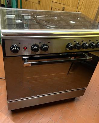 Cucina 5 fuochi con forno