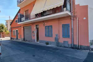MASCALUCIA CENTRO 3 vani con porzione di terrazza
