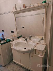 Mobile bagno e specchio 