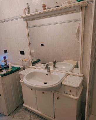 Mobile bagno e specchio 