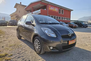 TOYOTA Yaris 1.3 5 porte Sol