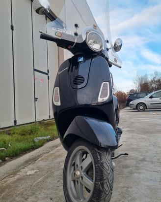 Piaggio Vespa LX150