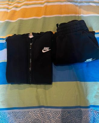 Tuta completa della nike