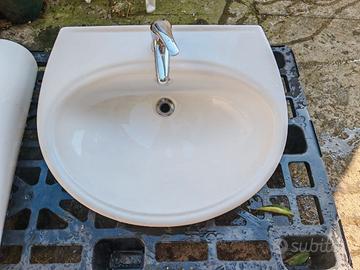 Lavandino bagno a colonna completo di rubinetto