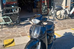 Aprilia Scarabeo 50 2T Street Nero (173)