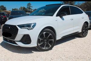 Audi. Q3 sportbak
