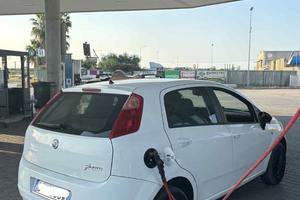 Fiat  grande punto benzina metano 226.00 km