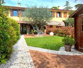 VILLA A SCHIERA A TEOLO