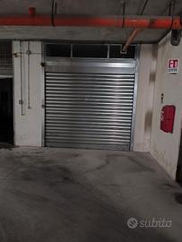 Ampio box auto 32mq