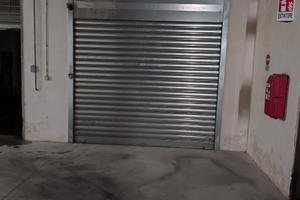 Ampio box auto 32mq