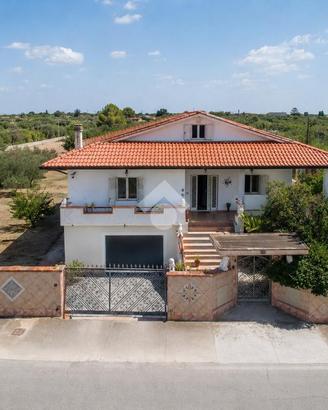 VILLA SINGOLA A CRECCHIO