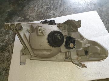 Toyota Hilux Fanale Sinistro usato