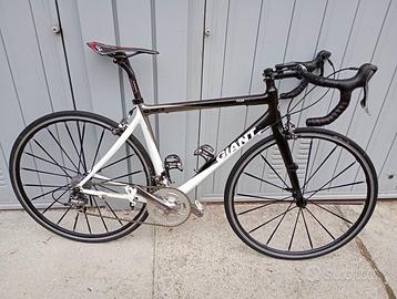 Giant CRT C3 carbonio