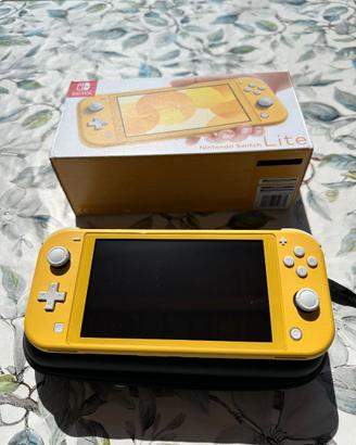 Nintendo Switch Lite + Accessori Extra
