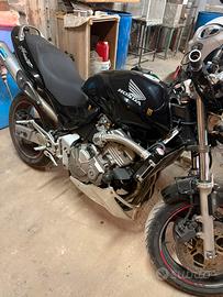Honda hornet 600