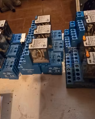Relè Finder lotto 10 pezzi