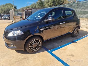 Lancia Ypsilon hybrid