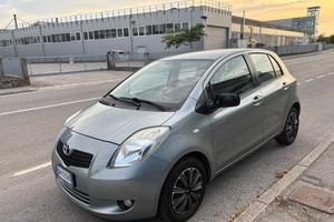 Toyota Yaris 1.3 5 porte Sol
