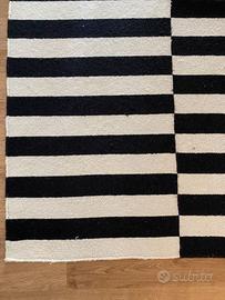Tappeto bianco e nero IKEA