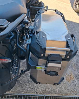 Givi telaio PLO5143CAM  porta borse treck outbeck