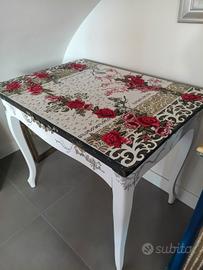 tavolo legno con cassetto