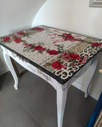 tavolo legno con cassetto