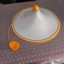 Lampadario in plastica dura antiurto