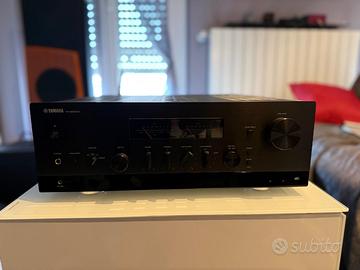 Yamaha R-N2000A - Pari al nuovo