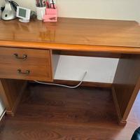 Scrivania in legno ciliegio