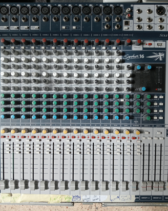 Mixer Soundcraft signature16