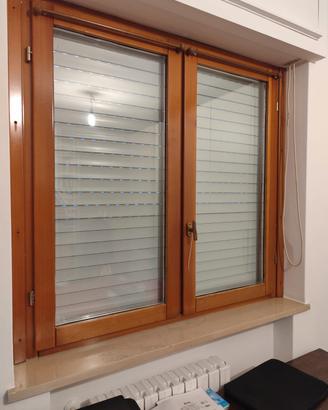  infissi  in legno finestra e porta finestra
