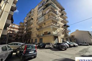 ORETO / PEREZ: AMPIO APPARTAMENTO 4° PIANO