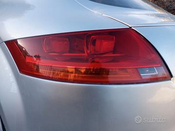 fari posteriori Audi tt 8j 
