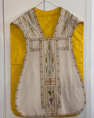 Pianeta in seta ricamo a macchina