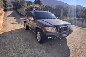 GRAND CHEROKEE