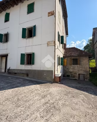 CASA SEMINDIPENDENTE A OVARO