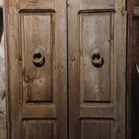 ANTICO PORTONE I N LEGNO